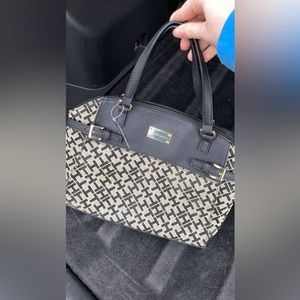 Tommy Hilfiger Purse EUC